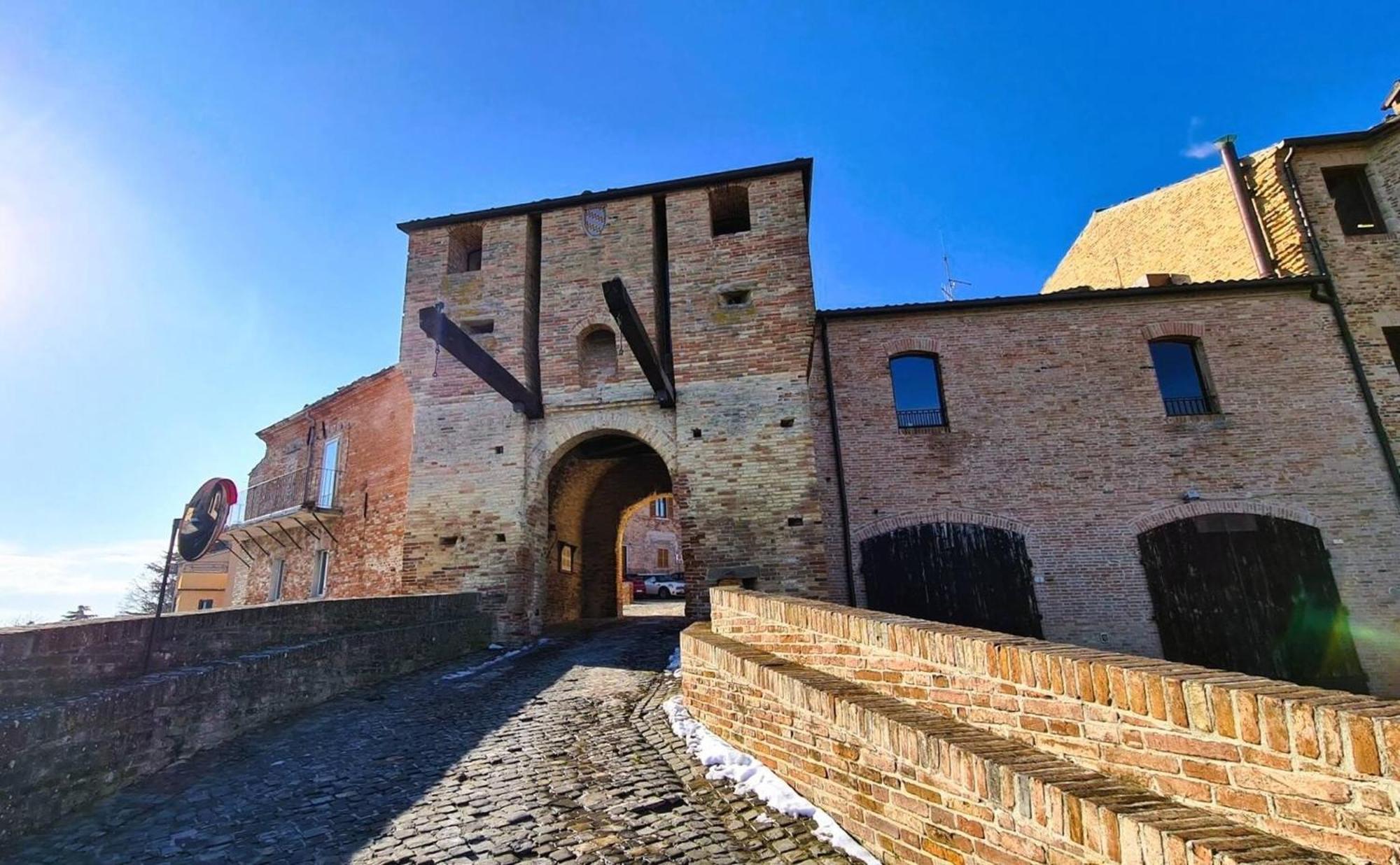 Borgo Calbianco - Private House With Pool & Airco Villa Cerreto Castello Bagian luar foto