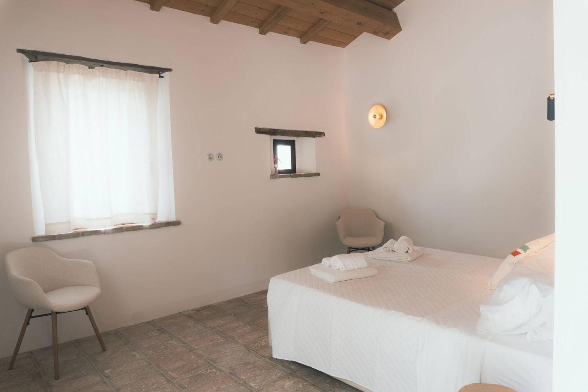 Borgo Calbianco - Private House With Pool & Airco Villa Cerreto Castello Bagian luar foto